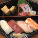 Sushi Hachi - にぎり４貫と刺身