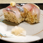 寿司と日本料理 銀座 一 - アジ小袖寿司