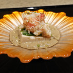 寿司と日本料理 銀座 一 - 毛ガニ、豆腐、壬生菜、カニ味噌