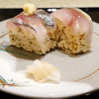 寿司と日本料理 銀座 一 - アジ小袖寿司