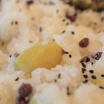 バーバーズダイニング - 料理写真:栗の里中津川の栗を使った人気の栗おこわ（秋期のみ）