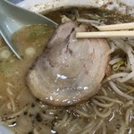 突撃ラーメン - チャーシュー。