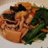 中国飯店 三田店 - 【ランチ】五目焼きそば(デザート付) 900円(税込)