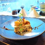 菓酒店 jira - ヘーゼルナッツとくるみ ドライフルーツのヌガーグラッセ りんごのロースト添え