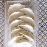 石崎ぎょうざ店 - 餃子は４個単位での販売