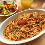カリーナバンビーノ - スパイシーボロネーゼソースのスパゲティ + 大盛