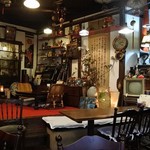 カフェウミネコ 放浪記 - 店内