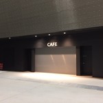 CAFE E - ホール内側の窓口はお休みでした