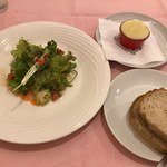 浅草マノス - ランチサラダ＋パン