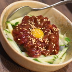 Hachihachi - 桜肉のユッケ（６９０円＋税）