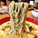 自然派中華 クイジン - 桃のクリーミー冷製担々麺　麺リフト