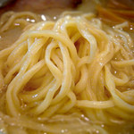 オラガヌードルズ - カネジン製の不均一な太さの縮れ麺＠あっさりホタテ塩らーめん（700円）