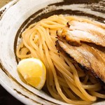 づゅる麺 池田 - つけ麺+炙り豚バラチャーシュー