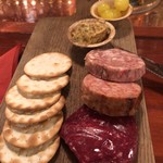 Proeflokaal Arendsnest - ソーセージプレート