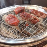 炭火焼肉 一頭牛 - 