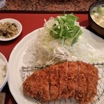 とんかつ廣 - リブロースカツ定食。