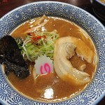 濃厚らーめんガツリ - 豚骨ラーメン750円