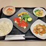 Kicchinkento - カレイのトマトソースがけ定食(\1,200)