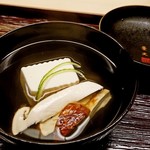 道人 - 秋田の松茸を利尻の昆布出汁で