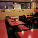 中国料理居酒屋 珍味館 - 席はたくさんあります。
