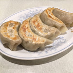 中国菜館 岡田屋 - 餃子（400円）