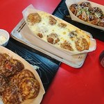 たこ焼き たこちゅう　別館庫 - 手前から、〈素焼き〉〈焦がしチーズ〉〈岐阜赤みそ〉そしてノンアルコールビール(   ᷇࿁ ᷆  )