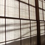 人形町今半 - 障子に外のすだれが映っています