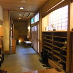 人形町今半 - 玄関を入ったところ