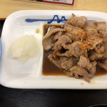 松屋 - カルビ焼肉にはたっぷりと焼肉のタレをかけて。