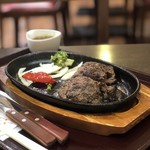 Makotoya - 牛100%レアハンバーグ