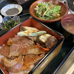 鷹山公 - 焼肉重