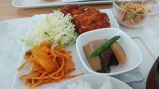 キッチン ギャラリー 豆（Kitchen+Gallery 豆） - 矢幅（食堂）の写真