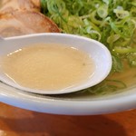 をっちゃんラーメン - 2019年9月　熱々のスープ