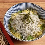 Kettle-fried whitebait bowl and soba set