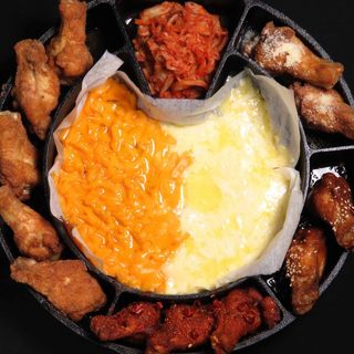話題沸騰 チーズ女子会に とろ りチーズのチョアチキン食べ放題3278円 2178円 韓国料理 チーズ 個室 韓国バルkanbiya カンビヤ 三条 居酒屋 食べログ