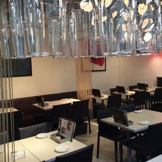全32席。カジュアルで気軽に立ち寄る場所としてもおすすめです◎