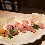 Saketomo Hanabi - 肉寿司盛り合わせ五種