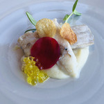 ジャンカルド - 北海道産の鱈。ため息が出るほど、美しく計算された一皿。鮮度の良い鱈は、塩の味付けだけで充分です！