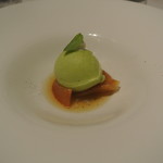 リストランテ カノフィーロ - 洋ナシとバジリコのソルベ　紅茶風味のコンポスタ