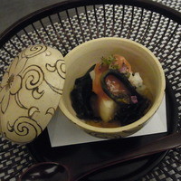 日本料理 晴山 - 帆立と長芋の梅肉和え、蕨と新若芽