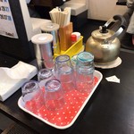 二代目高橋商店 - テーブル席