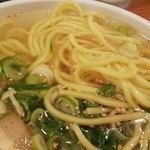 ひろしまギョウザ produced by 餃子家 龍 - ネギ塩ラーメン 麺の状態(2019.9月下旬)