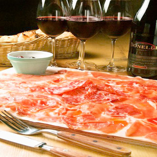 Our most popular item★Dodon, a platter of Prosciutto and salami is a must-try!