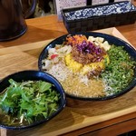 ホールスパイスカレー青藍 - あおさ海苔と浅利の塩出汁カレー(期間限定)＆カレー定食２種盛＋チーズ＋パクチー