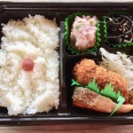 潮美荘 - 料理写真:リボーンアート網地島ツアーの潮美荘さん特製のお弁当