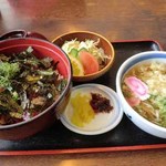 Soba kou - まぐろ丼御膳（まぐろ丼、ミニそば、サラダ、新香）：890円