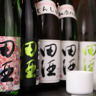 There are also "seasonally limited" drinks! More than 10 types available at all times (selected local sake)