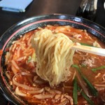 Taiwan Ramen Gyozatacchan - 麺箸上げ