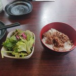 あらた - セットのご飯にサラダ