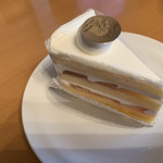 スイーツガーデン ユウジアジキ - 白桃のショートケーキ
